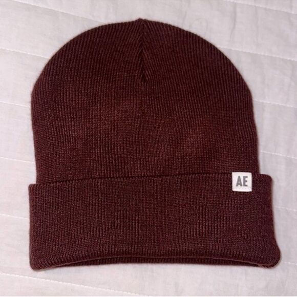 AE Unisex Burgundy Knit Beanie Hat - Picture 1 of 7